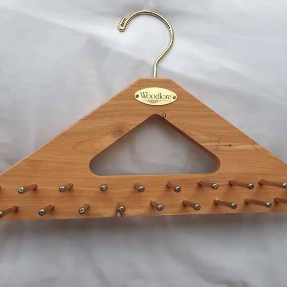 Woodlore Cedar Wood Tie/Belt Hanger - Picture 1 of 8